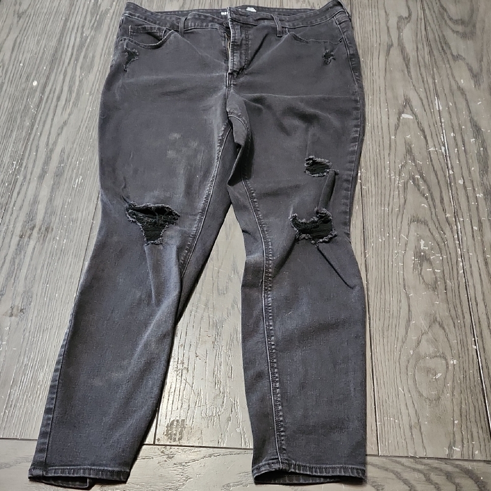 Old Navy Distressed Ankle Jeans in Charcoal